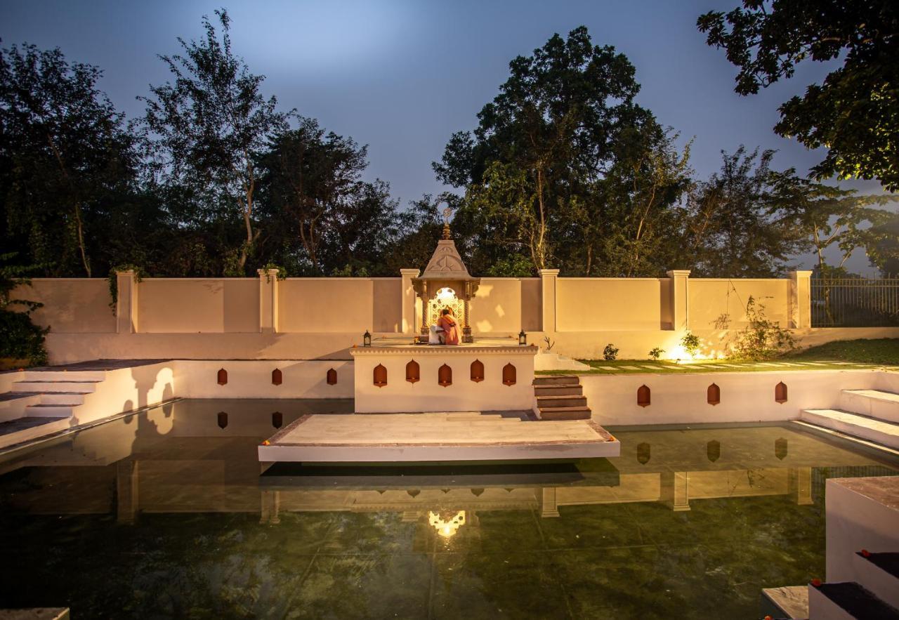 Tree Of Life Resort & Spa Варанаси Экстерьер фото
