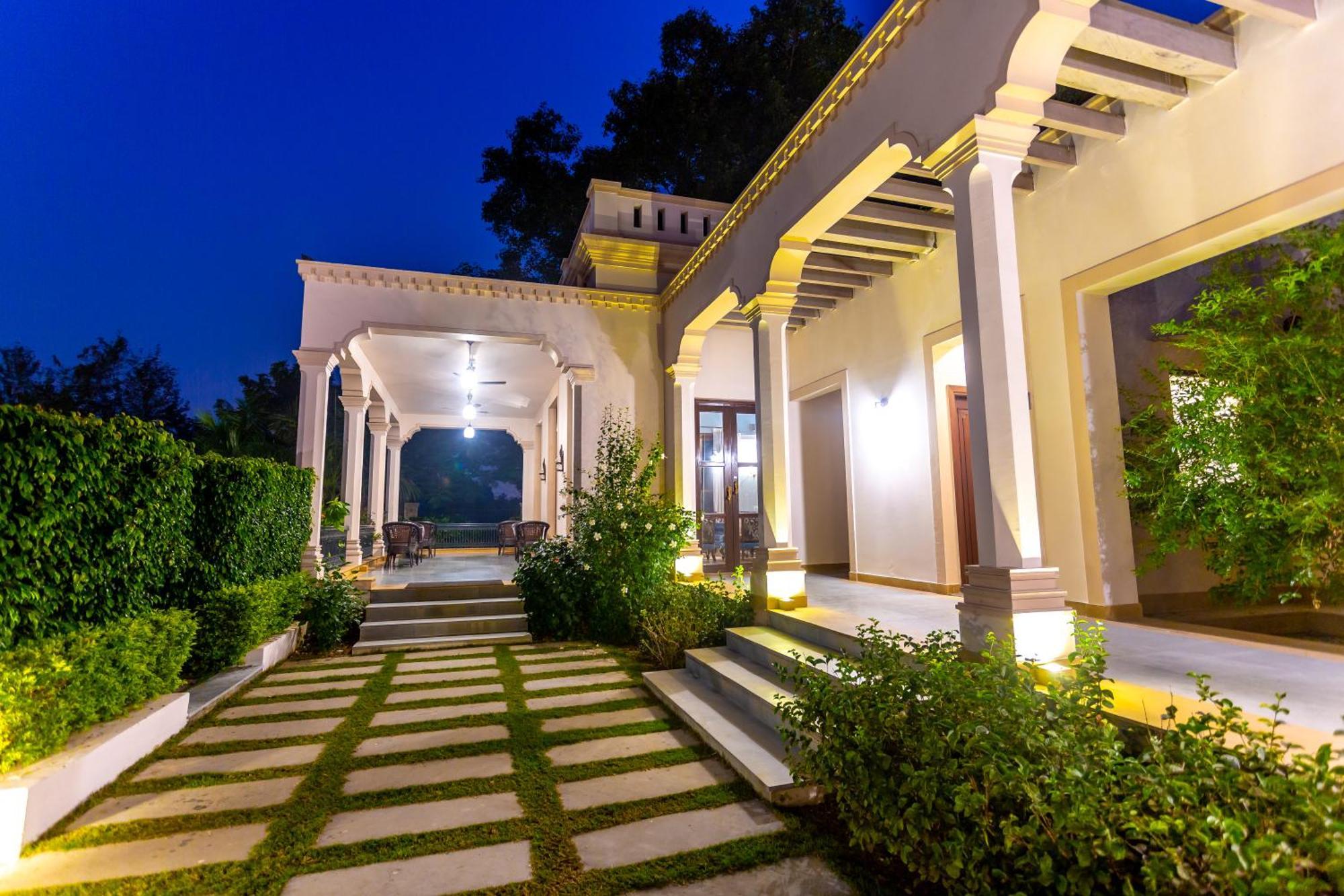 Tree Of Life Resort & Spa Варанаси Экстерьер фото