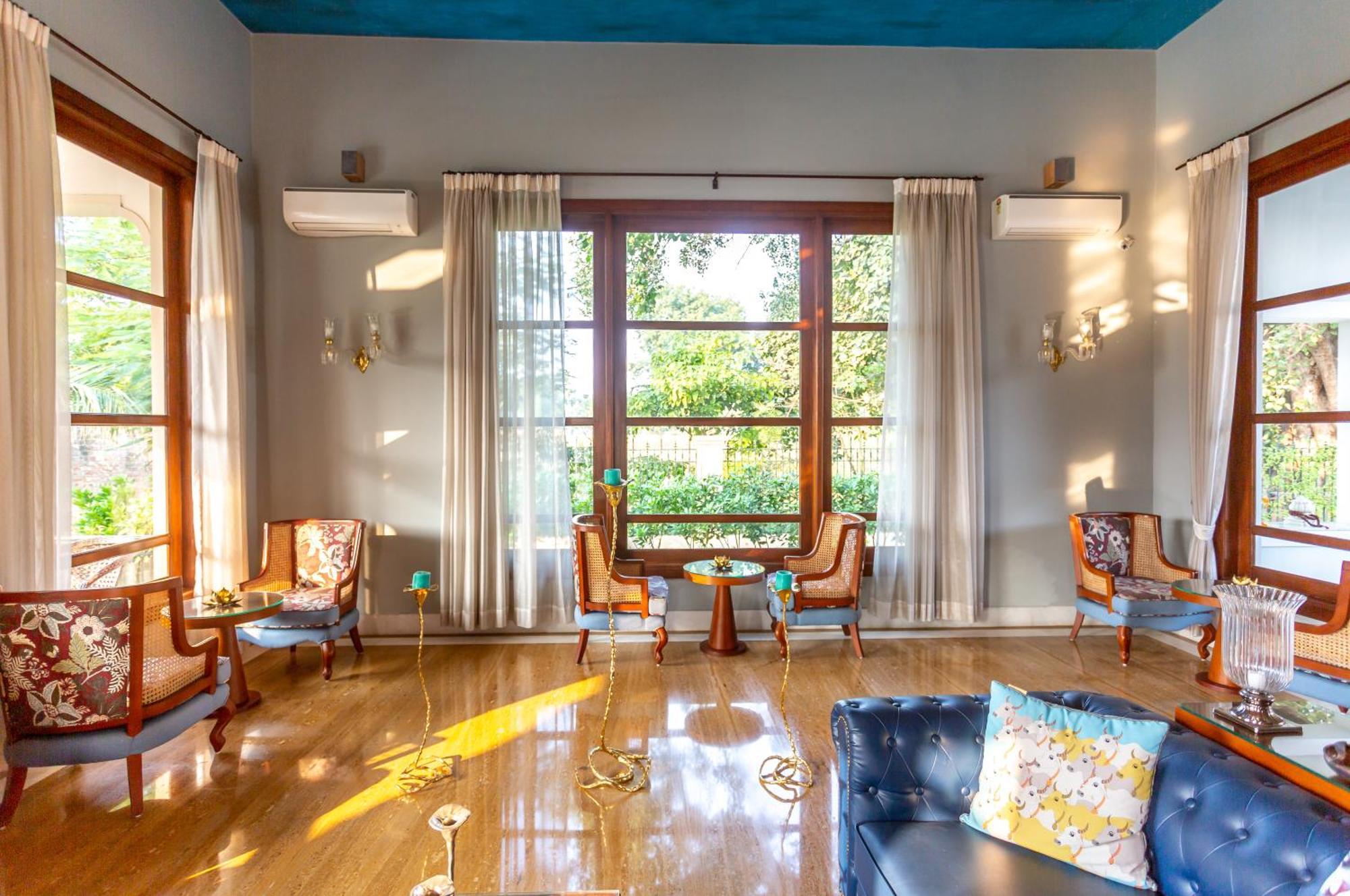 Tree Of Life Resort & Spa Варанаси Экстерьер фото