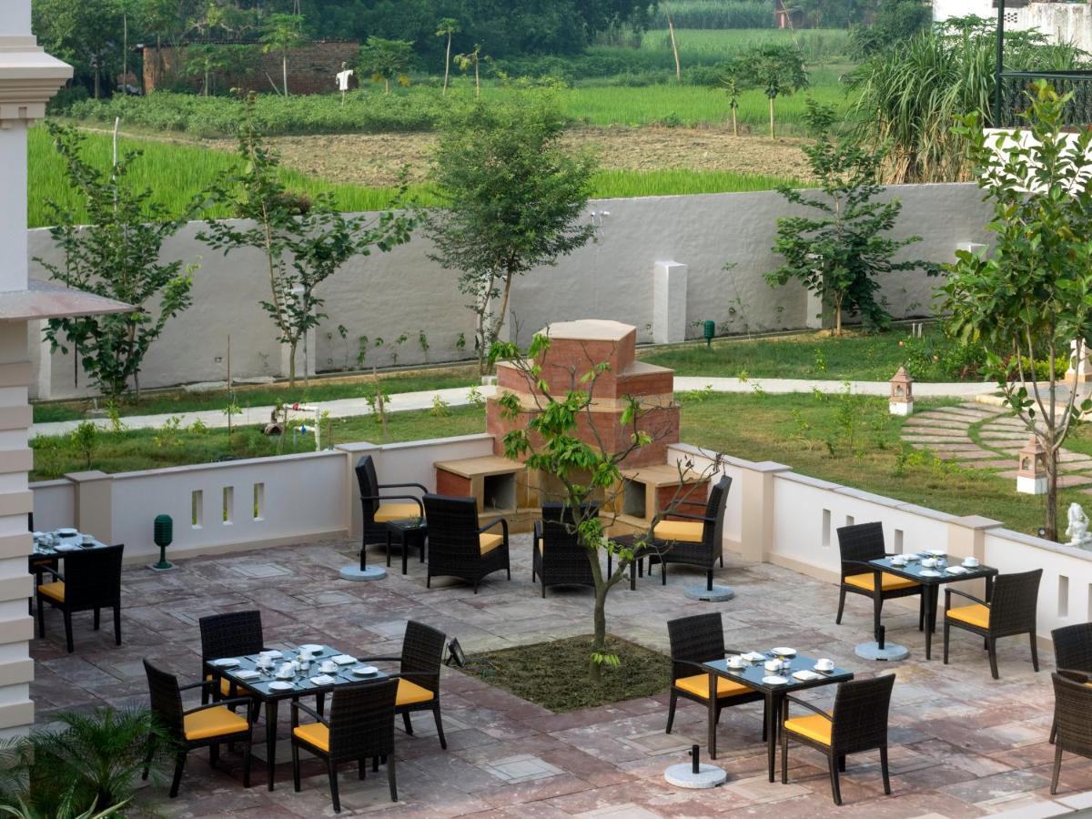 Tree Of Life Resort & Spa Варанаси Экстерьер фото
